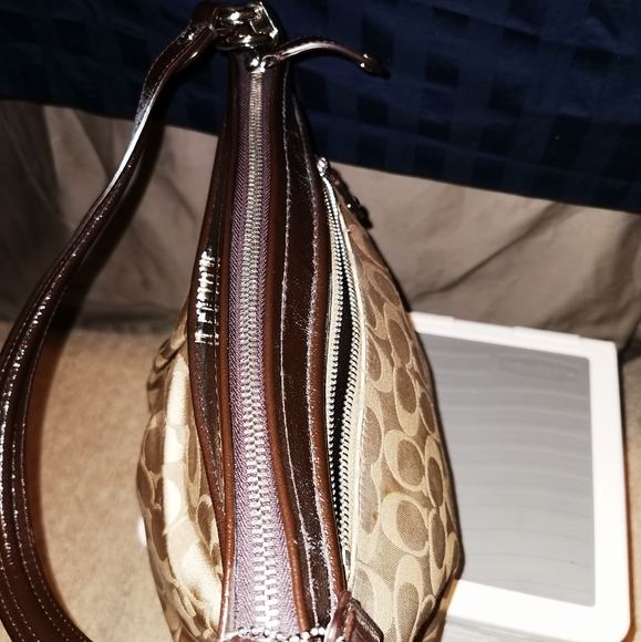 Purse - Picture 3 of 9